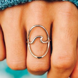 π Statement Wave Ring π Shimmering Silver | Ring Size 5